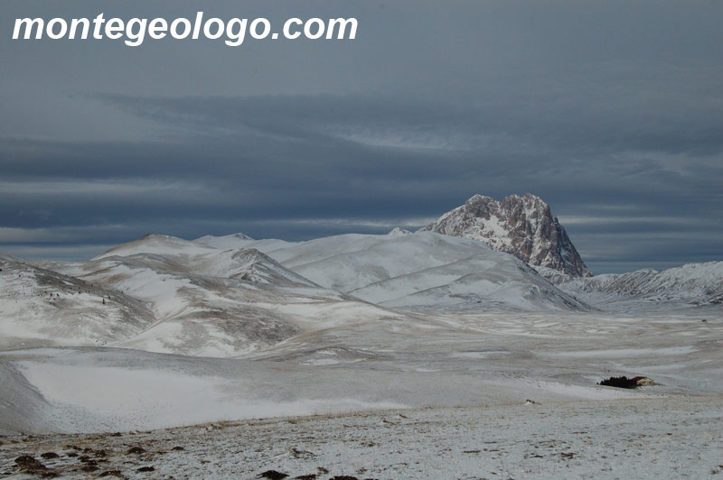 Il Gran Sasso dalla zona del Lago Racollo