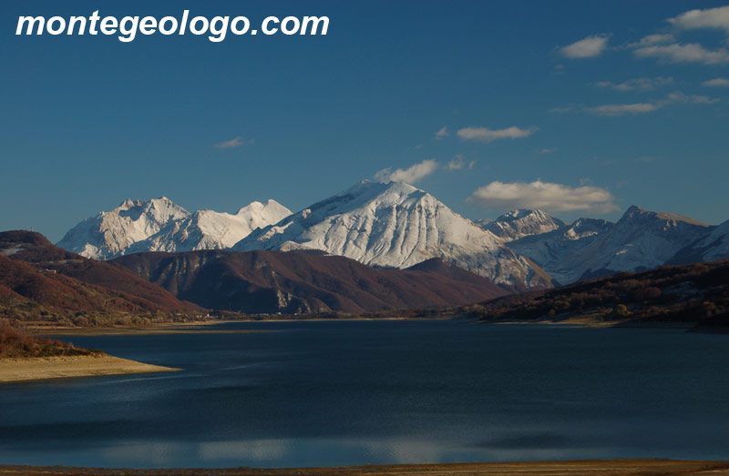 Lago di Campotosto e Catena del Gran Saso